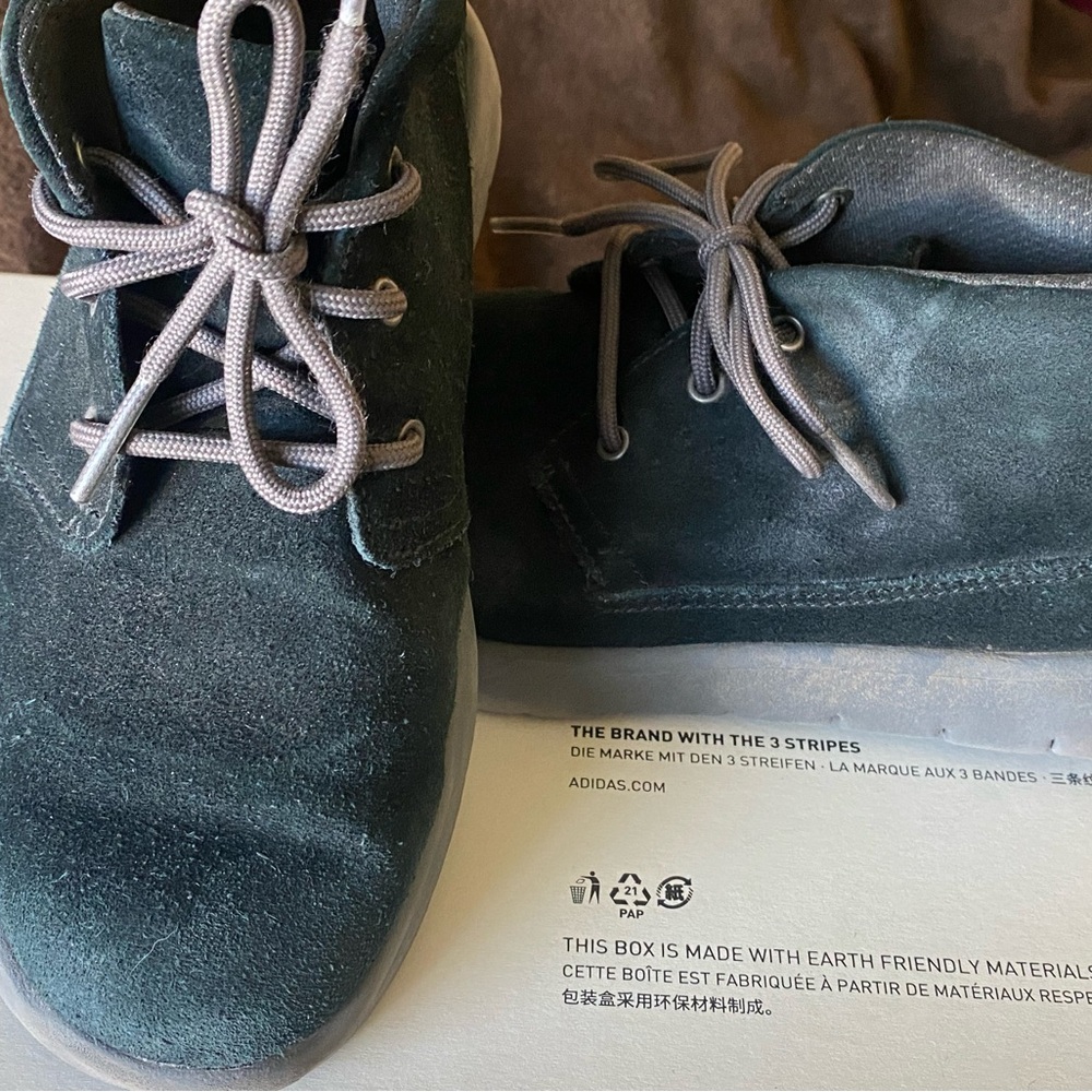 Kids UGG short tie up boots